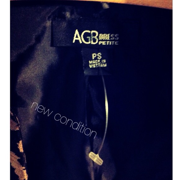 Black &Gold Open Front Cropped Blazer/Jacket - Picture 4 of 4