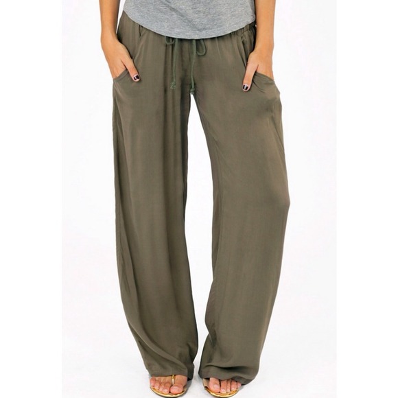 Comfy low waisted army green palazzo pants