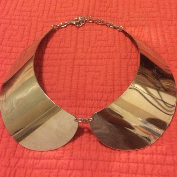 Silver collar necklace