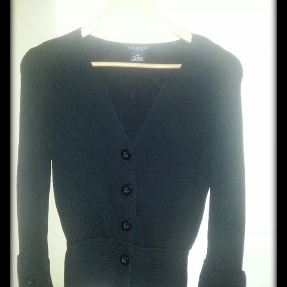 Sweater (black) - Picture 2 of 3