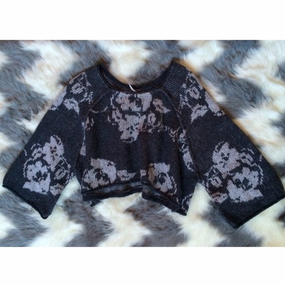 🐚 SOLD!! Free People Sweater - Picture 2 of 4