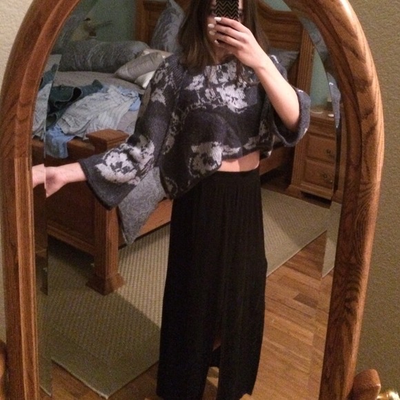 🐚 SOLD!! Free People Sweater - Picture 4 of 4