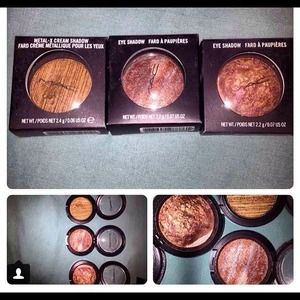 2 mac shadows and the second pic plus 3 lip stick