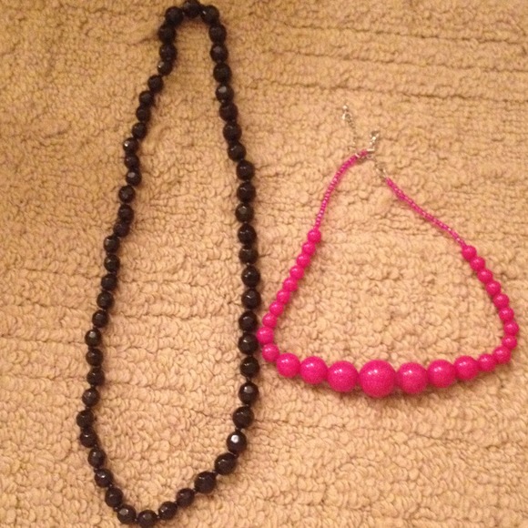 ⚡️BUNDLED⚡️Statement necklaces