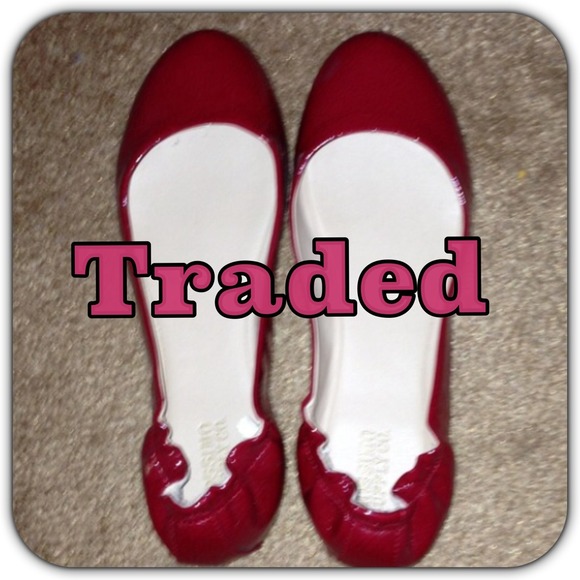 Traded with @nicoleevans11