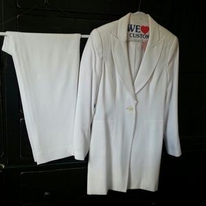 Ladies white suit 6P