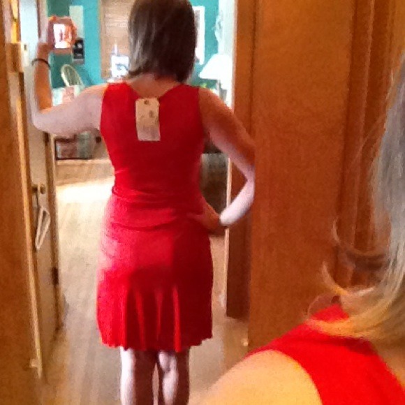 Red Jordana dress with embellished waist NEW sz 2 - Picture 3 of 4