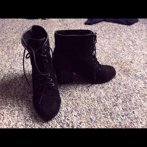 Super gorgeous black boots with heel / booties! ♥️