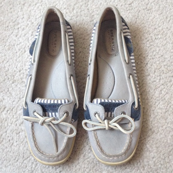 Light blue sperrys