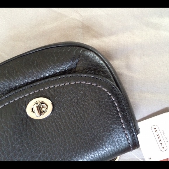 Authentic Coach handbag! NWT - Picture 4 of 4