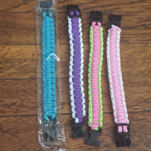 Set of 4 paracord bracelets