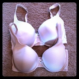*HOLD until 4-18* Victoria's Secret full coverage