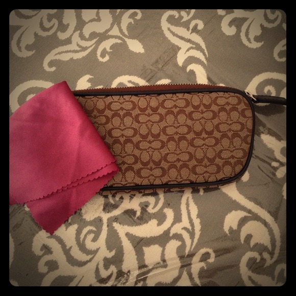 ❌SOLD❌Coach Eye Glass Soft Case