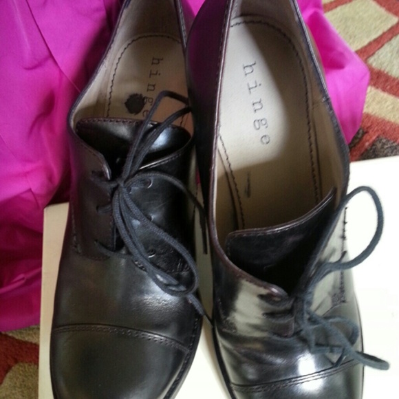 Hinge Black Leather Booties Ankle Shoes - Picture 4 of 4