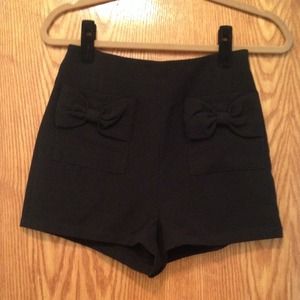 Black shorts with bow pockets NWOT