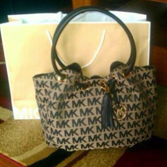 Michael kors purse