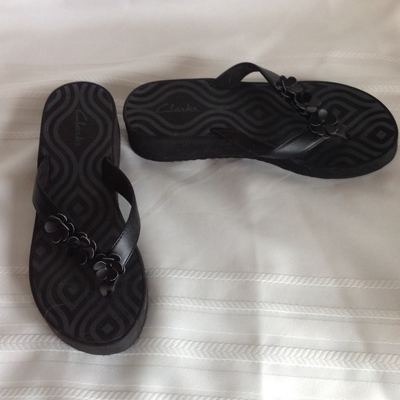 Clark's flip flops, REDUCED LIKE NEW