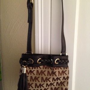 Authentic Michael Kors Cross body