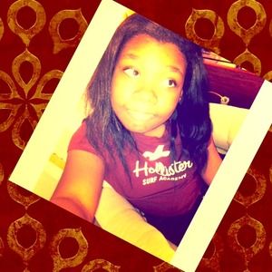 Maroon hollister tee