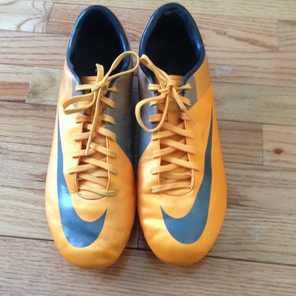 Men's nike soccer cleats