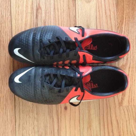 Men's nike soccer cleats!