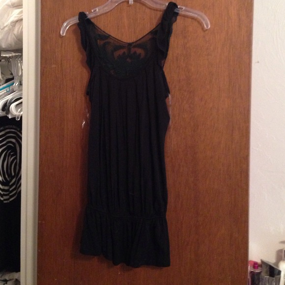 Nice black tank top - Picture 1 of 2