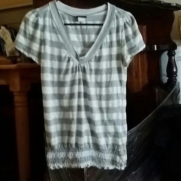 Gray and white stripped top
