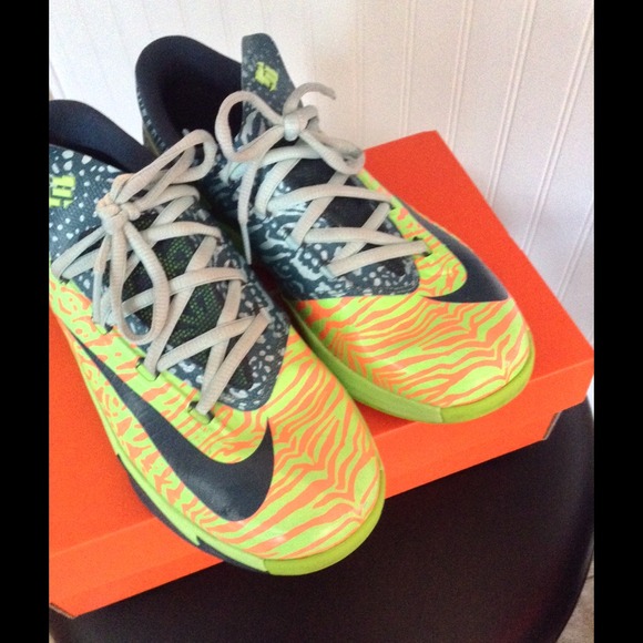 NIKES KD KIDS SHOES