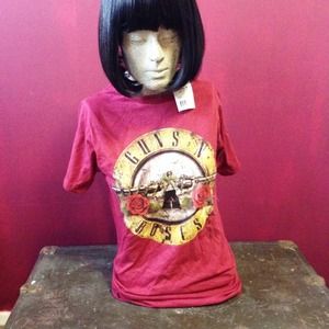 Guns in roses t-shirt