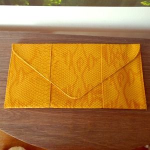Yellow reptile clutch purse NWT
