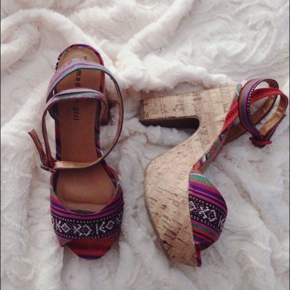 🍍ON SALE🍍Tribal ankle strap cork heels