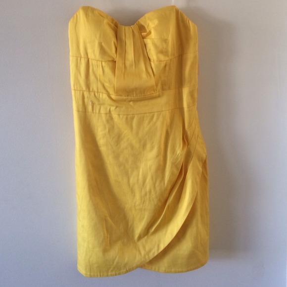 Yellow strapless dress