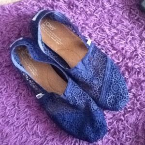Navy Lace TOMS