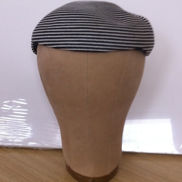 Vintage blue and white hat