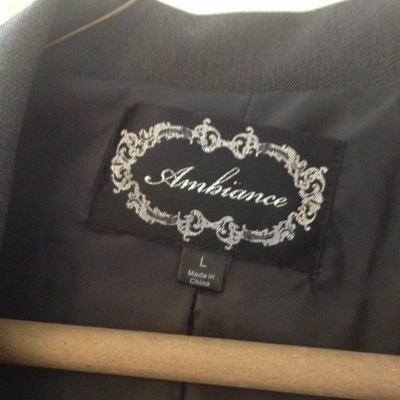 Forever 21 Grey Blazer - Picture 2 of 4