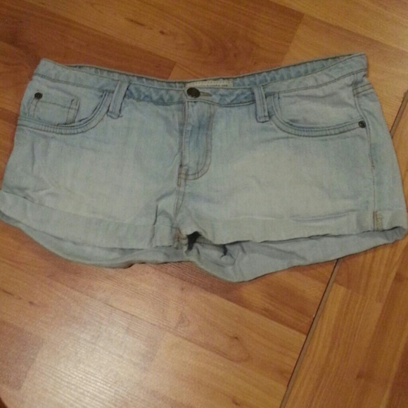 Forever 21 light wash shorts