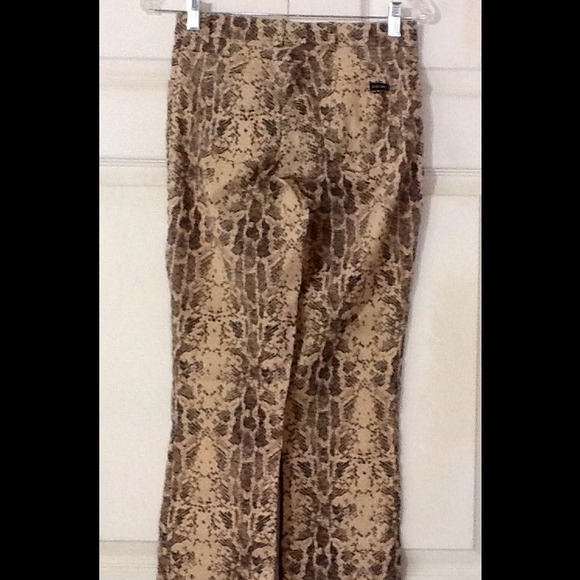 Guess Snake Skin printed Jeans. - Picture 2 of 2