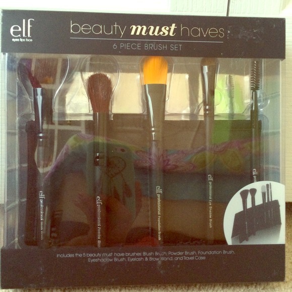 Makeup brushes