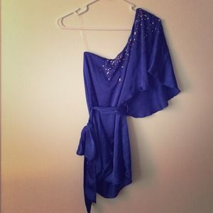 Beautiful one shoulder shirt