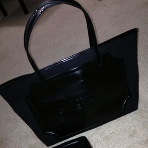 Givenchy Large Tote black. Weekend bag.