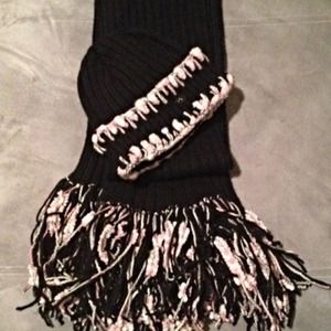 Black cashmere chanel hat and scarf set