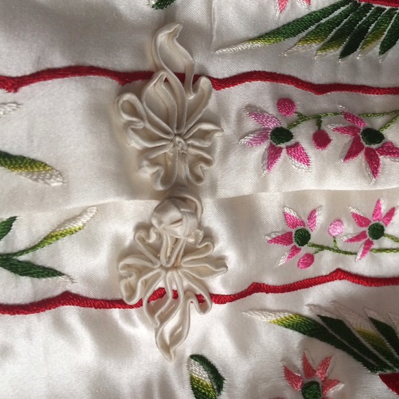 NEW Embroidered toggle jacket. - Picture 4 of 4