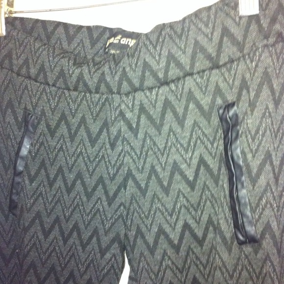 Like an Angel Modern Booty Pants - Picture 2 of 4