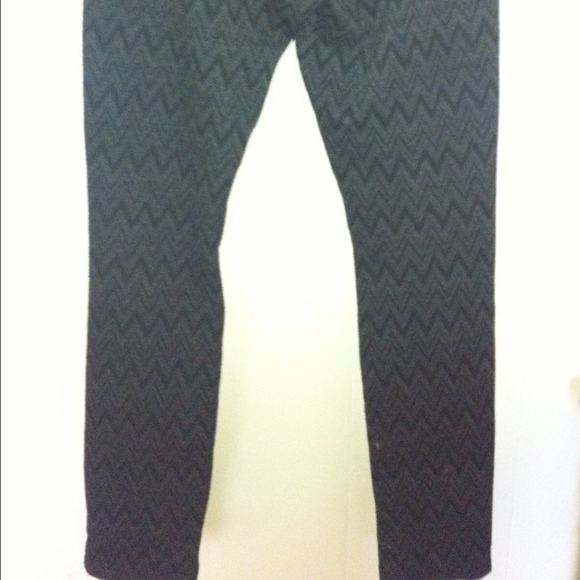 Like an Angel Modern Booty Pants - Picture 4 of 4