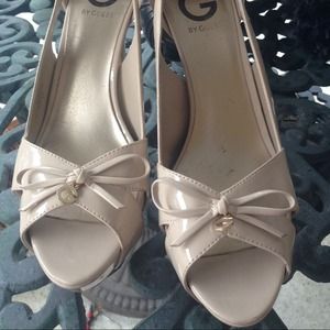 Guess beige shoes