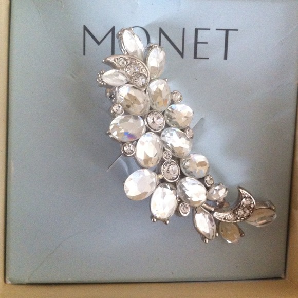 Monet Broach