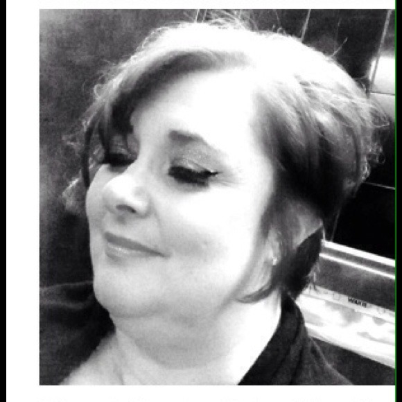 Say hello here  ⬇️. I’d 🥰 to hear from you! - Picture 6 of 8