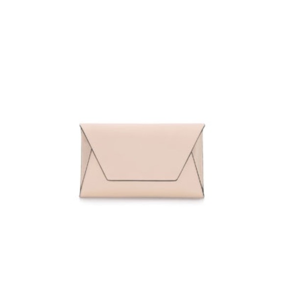 🚫🚫🚫🚫🚫SOLD Zara basic clutch🚫🚫🚫🚫🚫!