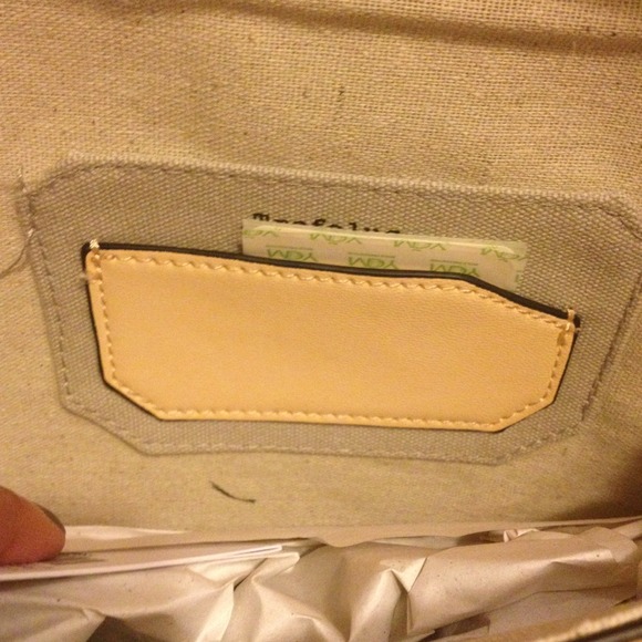 🚫🚫🚫🚫🚫SOLD Zara basic clutch🚫🚫🚫🚫🚫! - Picture 2 of 4