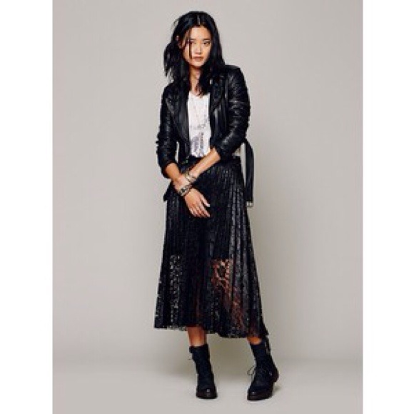 Free People Pleated Pretty Lace Skirt Size 0